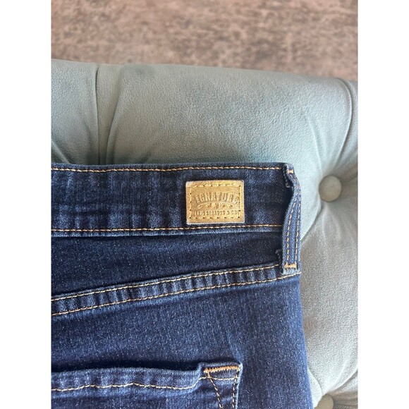 Signature Levi Strauss Gold Totally Shaping Bootcut Womens jeans sz 33 Midrise - Picture 9 of 12